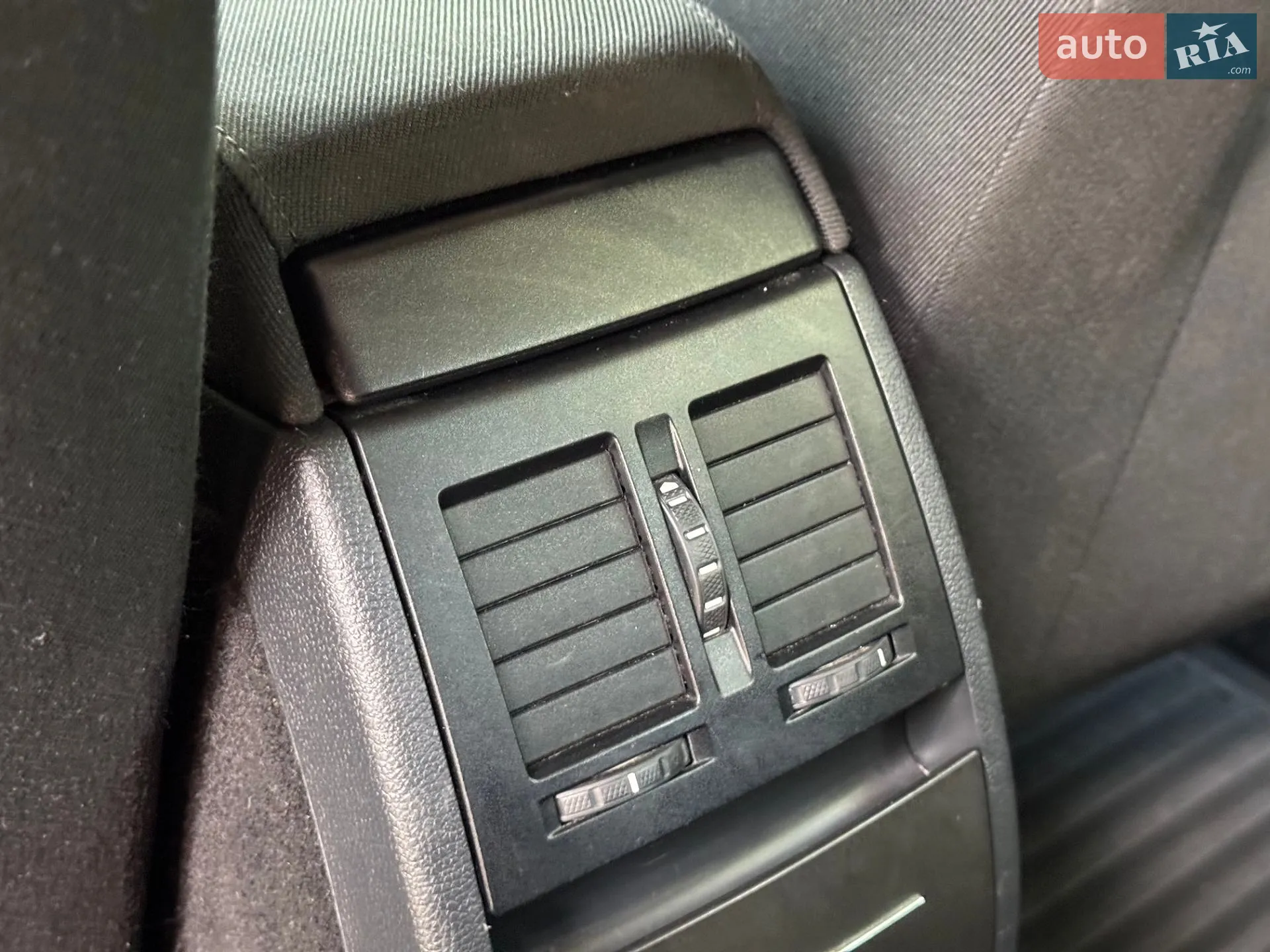 2010 Skoda Octavia - мініатюра 27