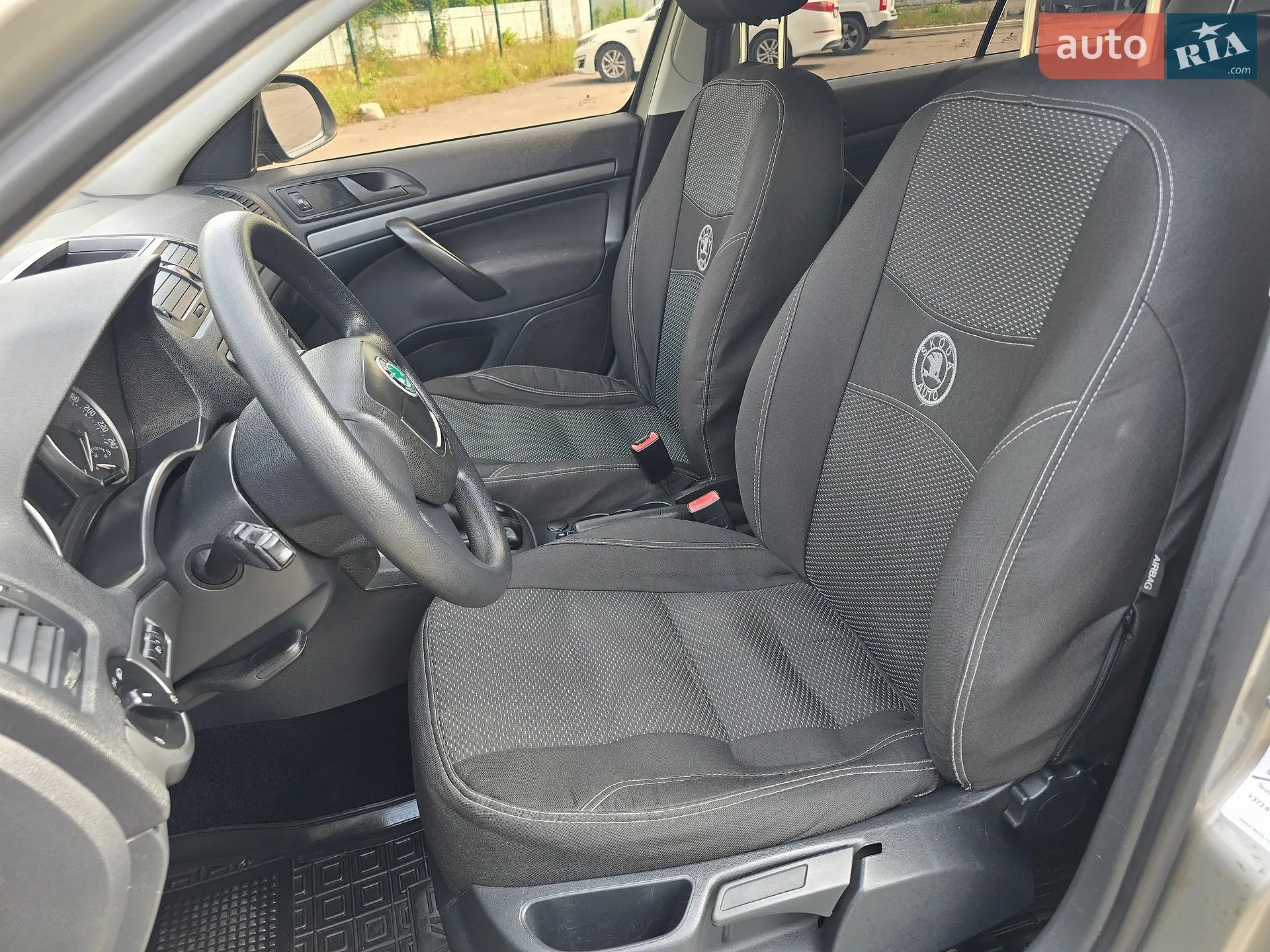 2010 Skoda Octavia - мініатюра 27