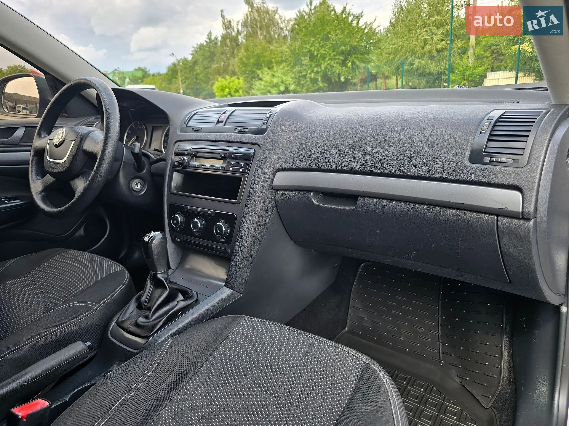 2010 Skoda Octavia - мініатюра 49