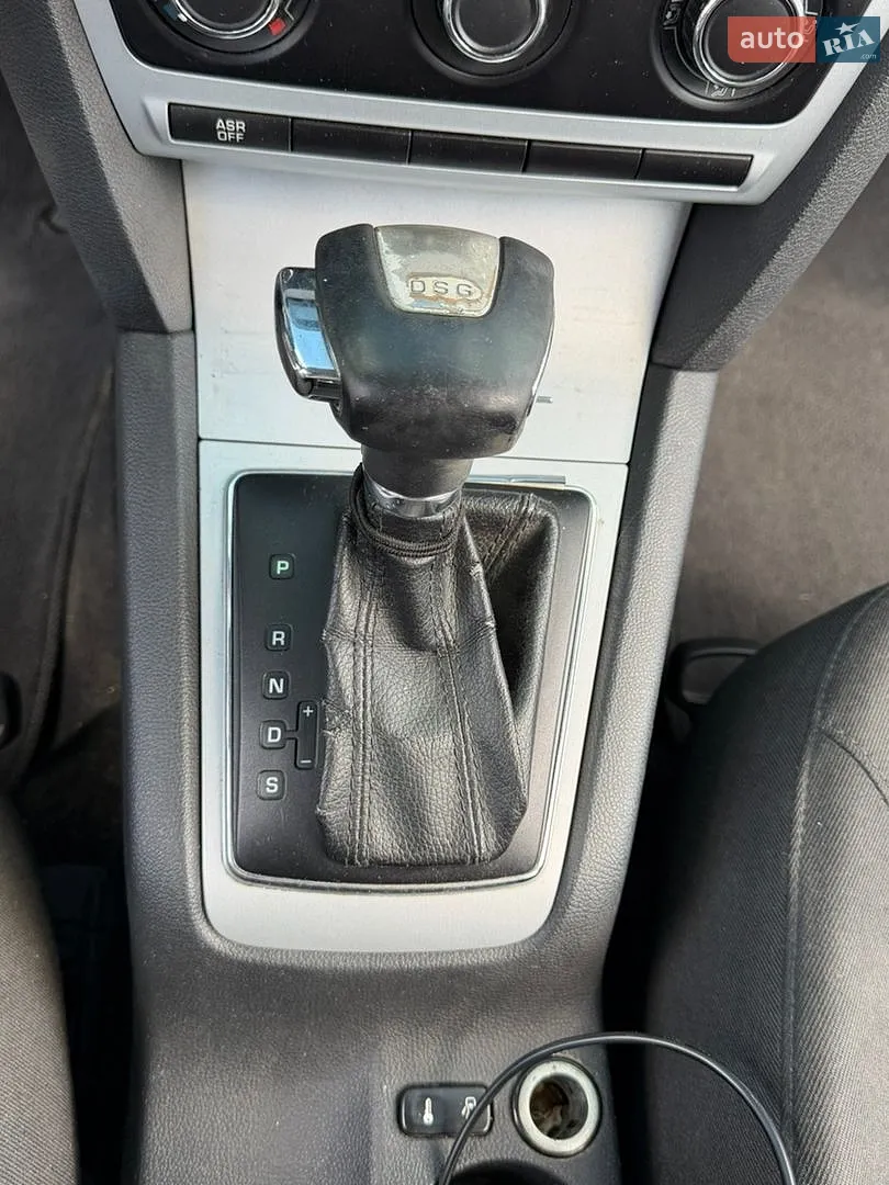 2010 Skoda Octavia - мініатюра 18