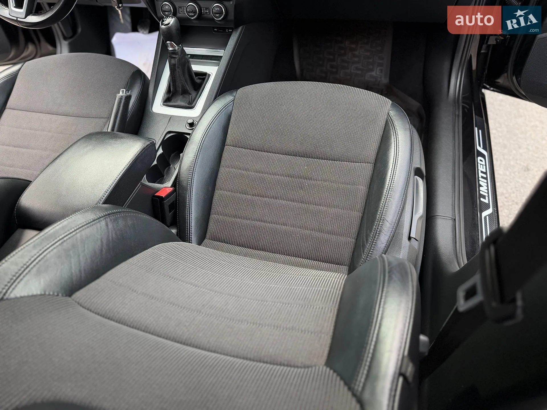 2016 Skoda Octavia - мініатюра 37