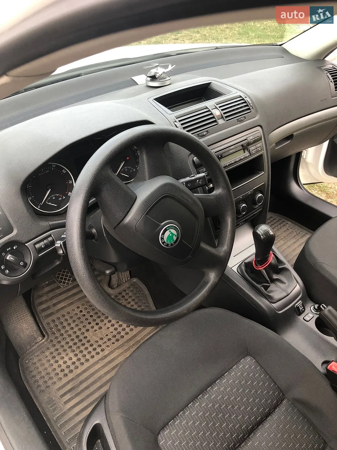 2010 Skoda Octavia - мініатюра 15