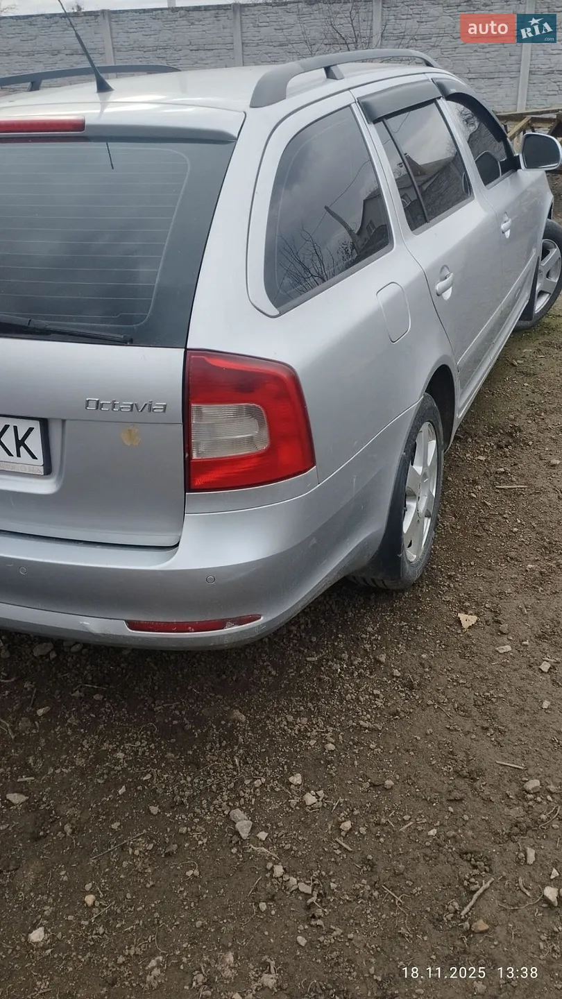 2010 Skoda Octavia - мініатюра 4