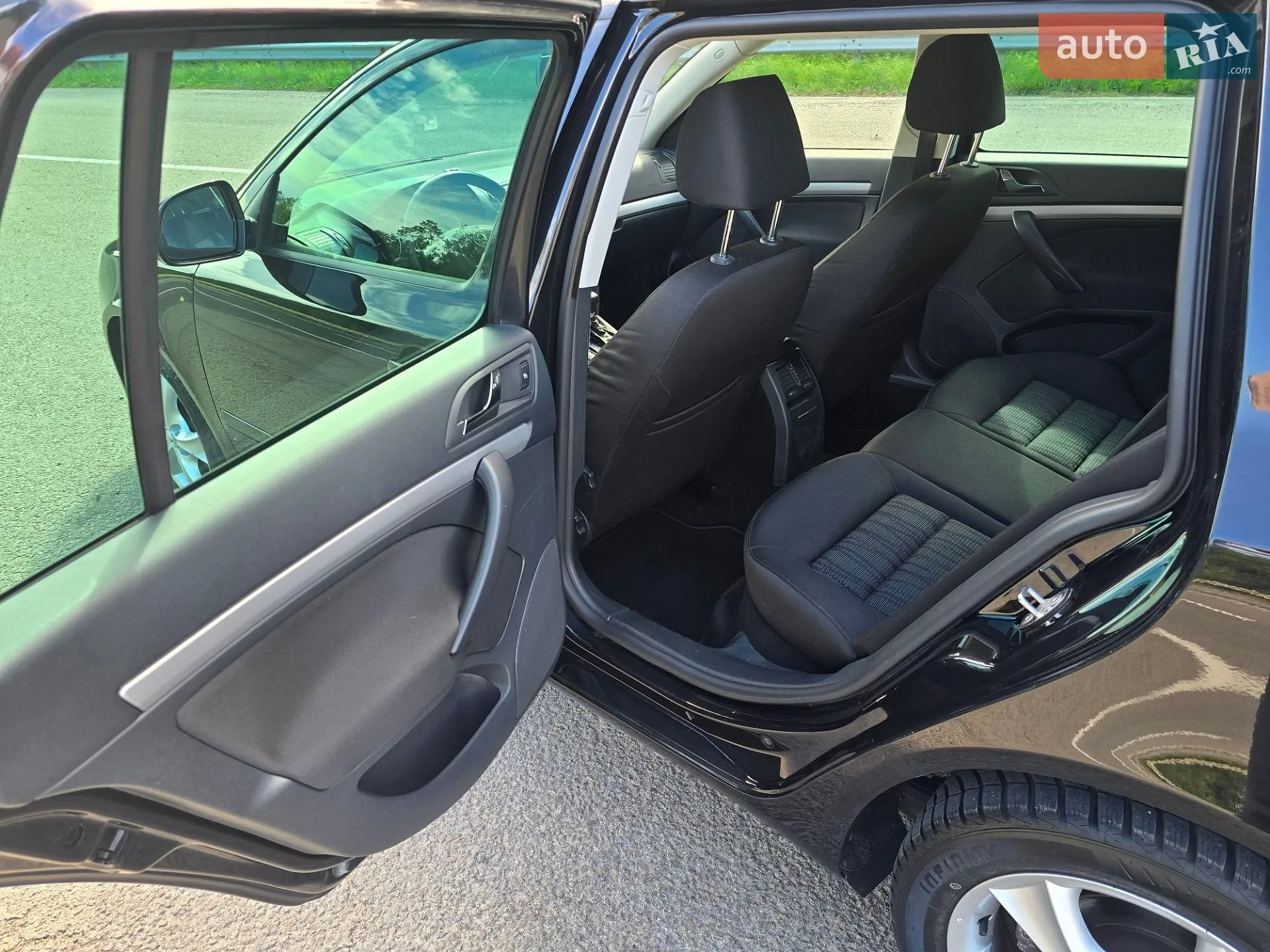 2010 Skoda Octavia - мініатюра 26