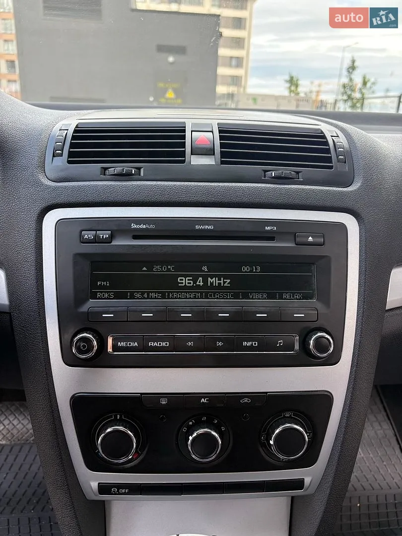 2011 Skoda Octavia - мініатюра 17