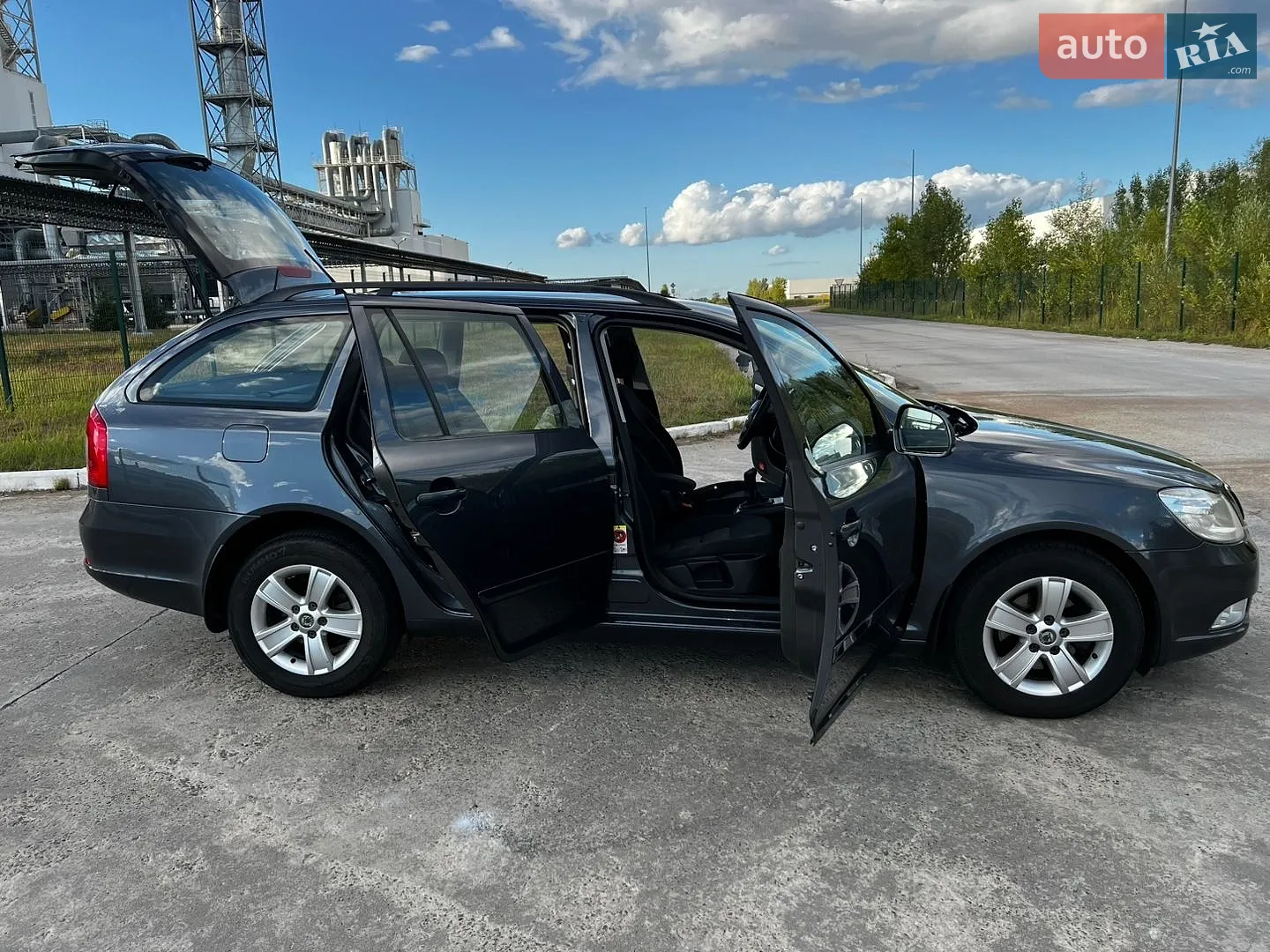 2011 Skoda Octavia - мініатюра 2