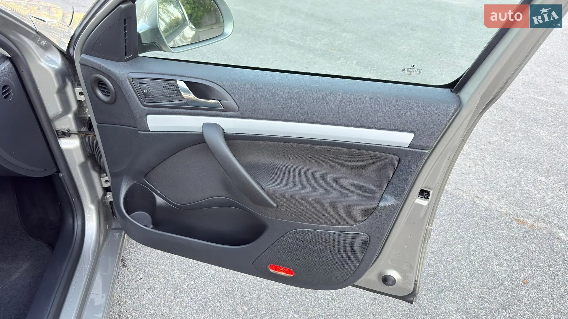 2011 Skoda Octavia - мініатюра 23