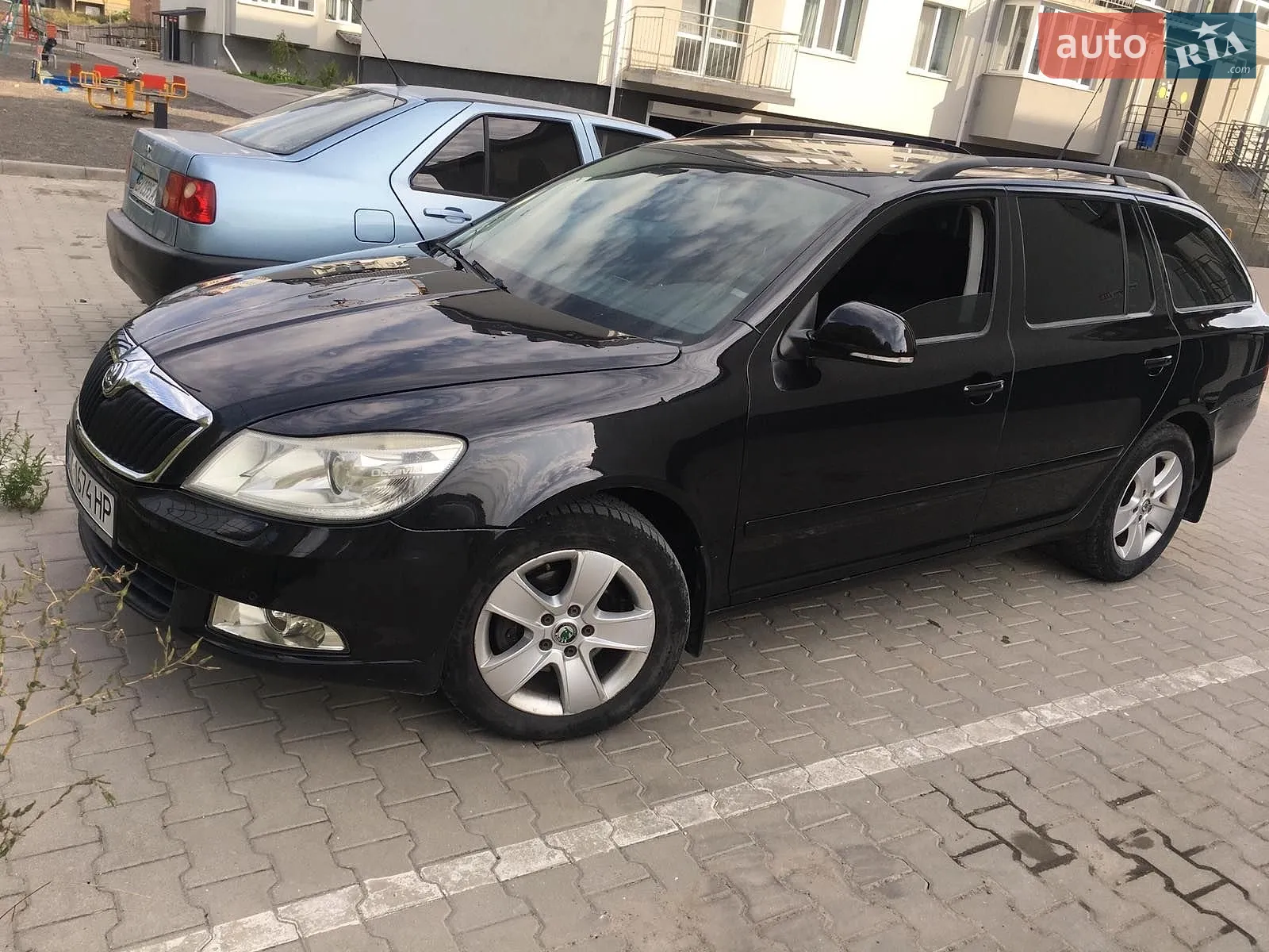 2010 Skoda Octavia - мініатюра 2