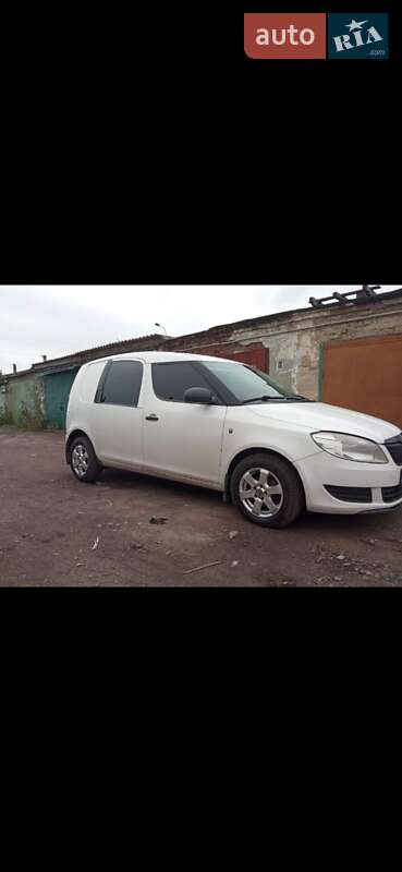 Универсал Skoda Praktik 2010 в Ровно фото 10 Универсал Skoda Praktik 2010 в Ровно