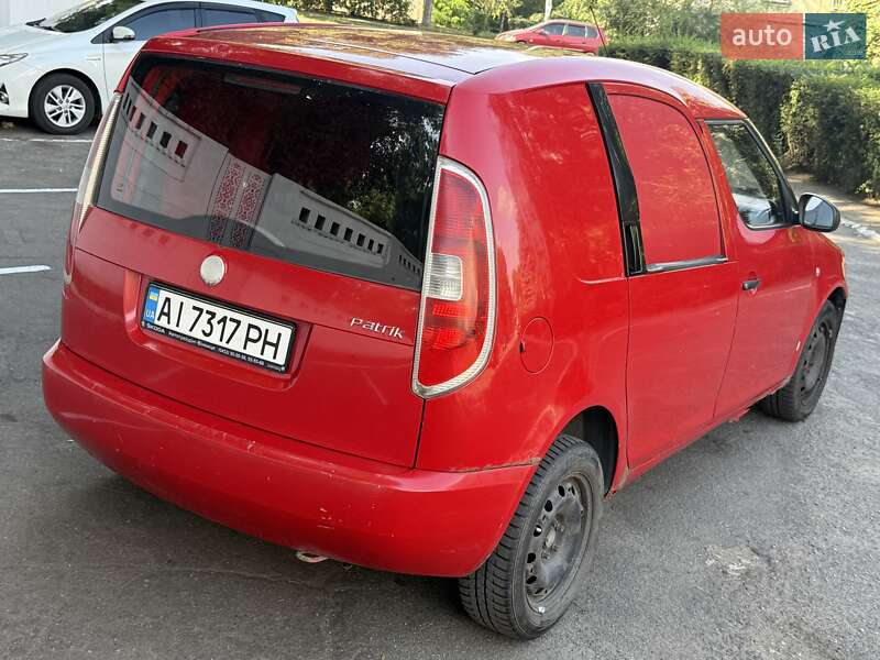 Грузовой фургон Skoda Praktik 2008 в Каменском