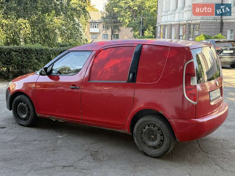 Грузовой фургон Skoda Praktik 2008 в Каменском