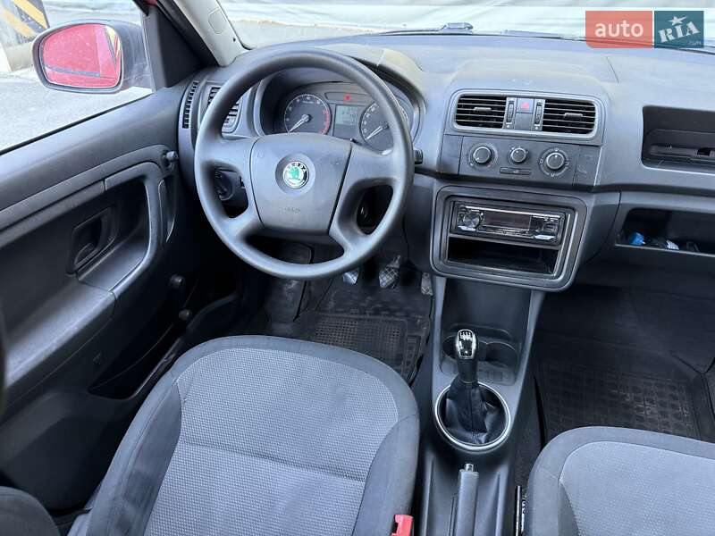 Грузовой фургон Skoda Praktik 2008 в Каменском