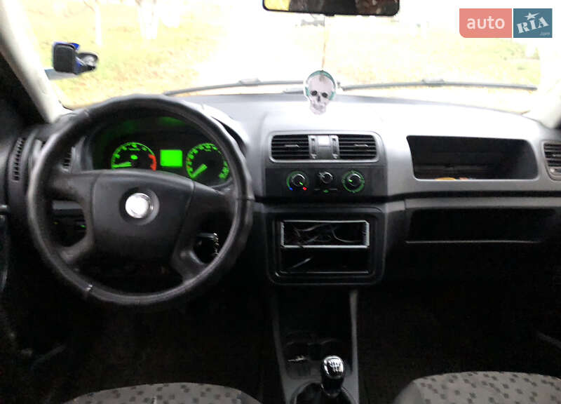 Вантажопасажирський фургон Skoda Praktik 2008 в Кагарлику