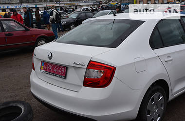 Седан Skoda Rapid 2013 в 