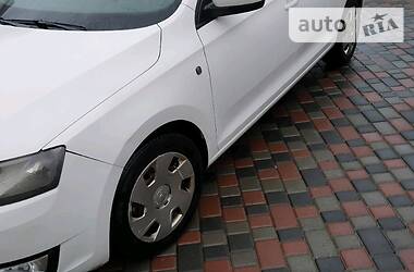 Седан Skoda Rapid 2013 в 