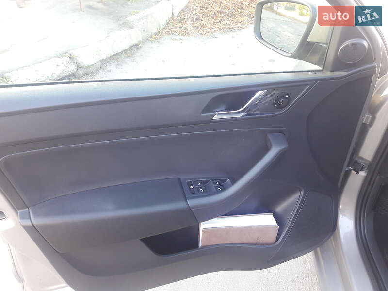 Лифтбек Skoda Rapid 2015 в Звягеле