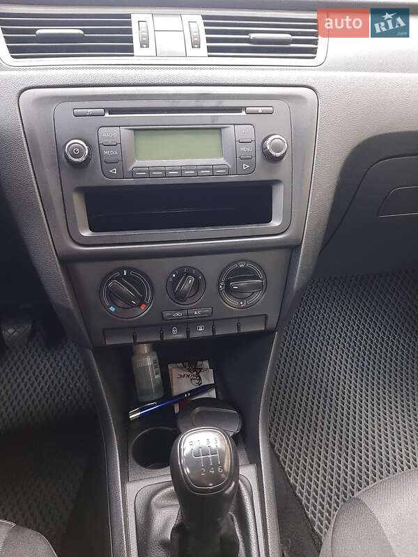 Ліфтбек Skoda Rapid 2014 в Києві фото 7 Ліфтбек Skoda Rapid 2014 в Києві