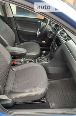 Лифтбек Skoda Rapid 2013 в 