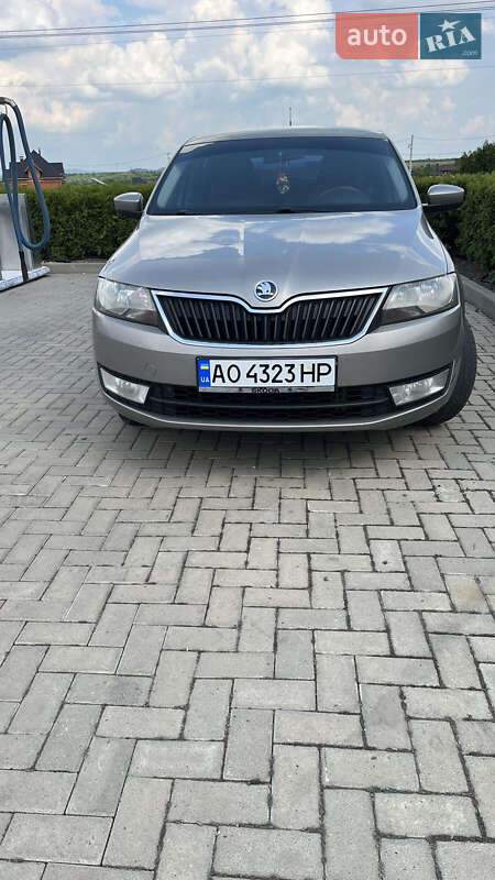 Лифтбек Skoda Rapid 2013 в Тячеве фото Лифтбек Skoda Rapid 2013 в Тячеве