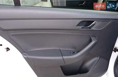 Лифтбек Skoda Rapid 2016 в 