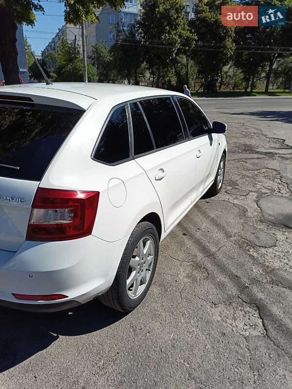 Хэтчбек Skoda Rapid 2014 в Львове