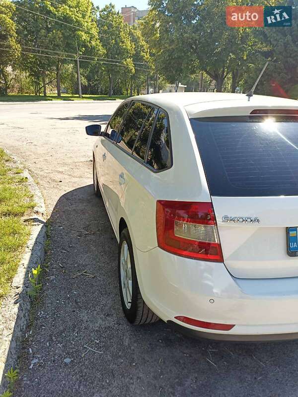 Хэтчбек Skoda Rapid 2014 в Львове