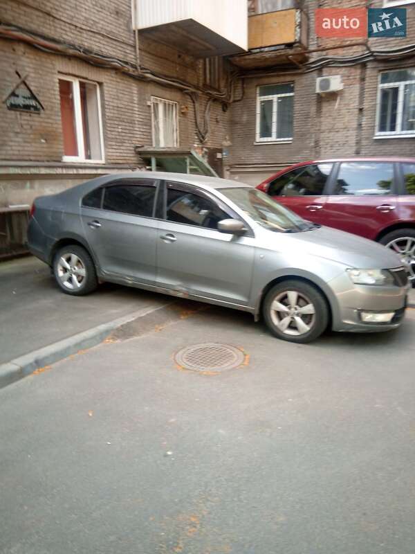 Лифтбек Skoda Rapid 2013 в Запорожье