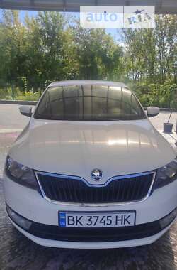 Лифтбек Skoda Rapid 2015 в Ровно