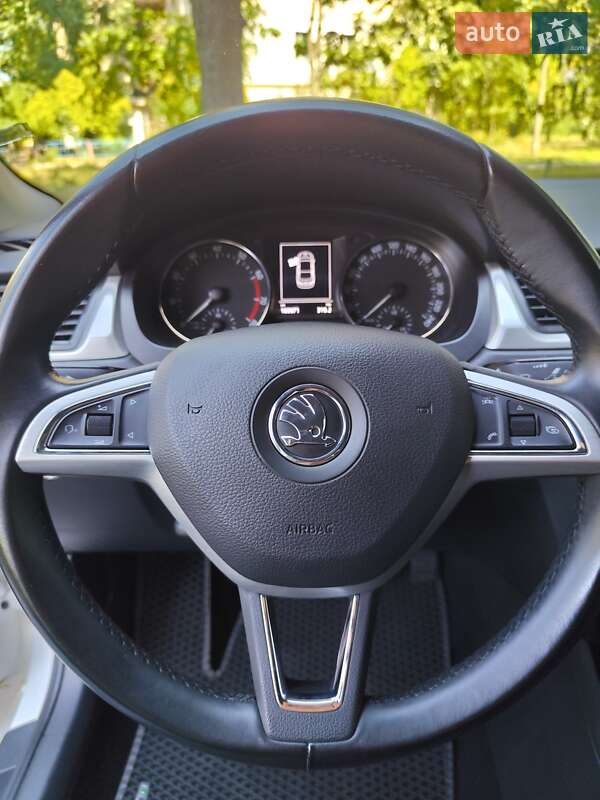 Лифтбек Skoda Rapid 2017 в Киеве фото 5 Лифтбек Skoda Rapid 2017 в Киеве