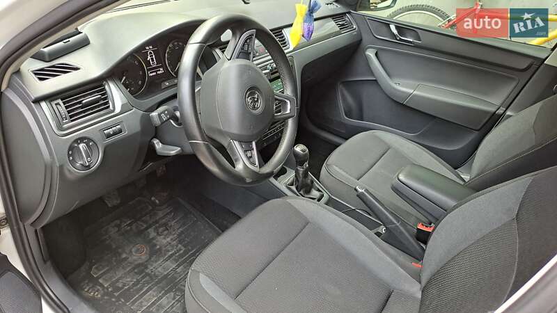 Ліфтбек Skoda Rapid 2015 в Житомирі