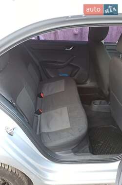 Лифтбек Skoda Rapid 2013 в 
