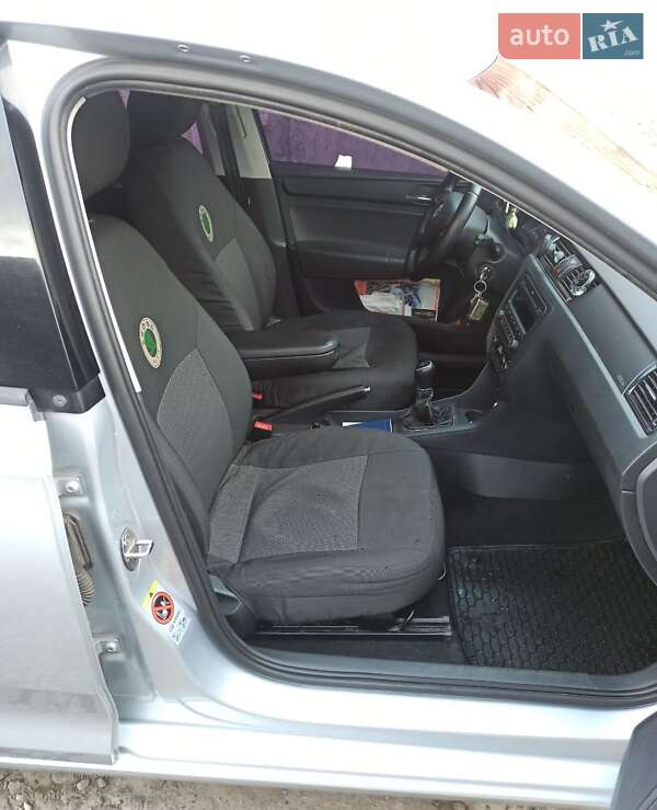 Лифтбек Skoda Rapid 2013 в Киеве