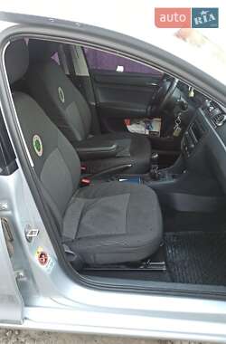 Лифтбек Skoda Rapid 2013 в 