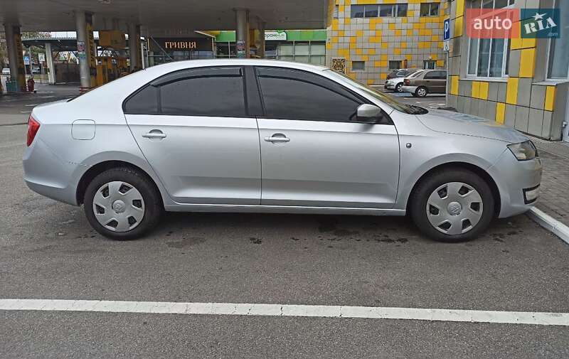 Лифтбек Skoda Rapid 2013 в Киеве