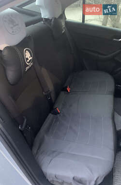 Лифтбек Skoda Rapid 2013 в 