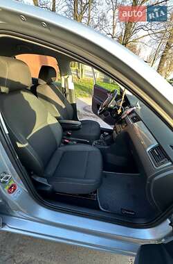 Ліфтбек Skoda Rapid 2013 в 