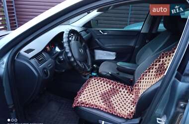 Лифтбек Skoda Rapid 2013 в 