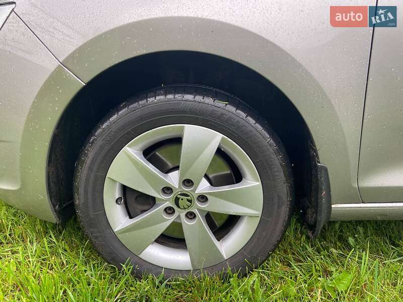 Лифтбек Skoda Rapid 2013 в Фастове