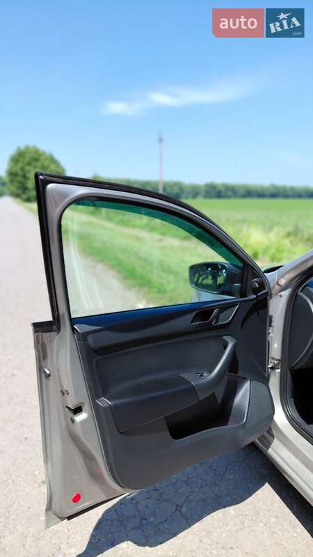 Лифтбек Skoda Rapid 2013 в Хмельницком
