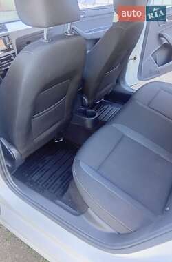 Лифтбек Skoda Rapid 2015 в 