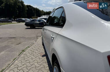 Лифтбек Skoda Rapid 2013 в 