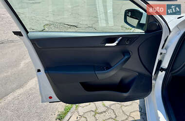 Лифтбек Skoda Rapid 2013 в 
