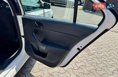 Лифтбек Skoda Rapid 2013 в 