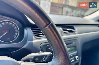 Лифтбек Skoda Rapid 2013 в 