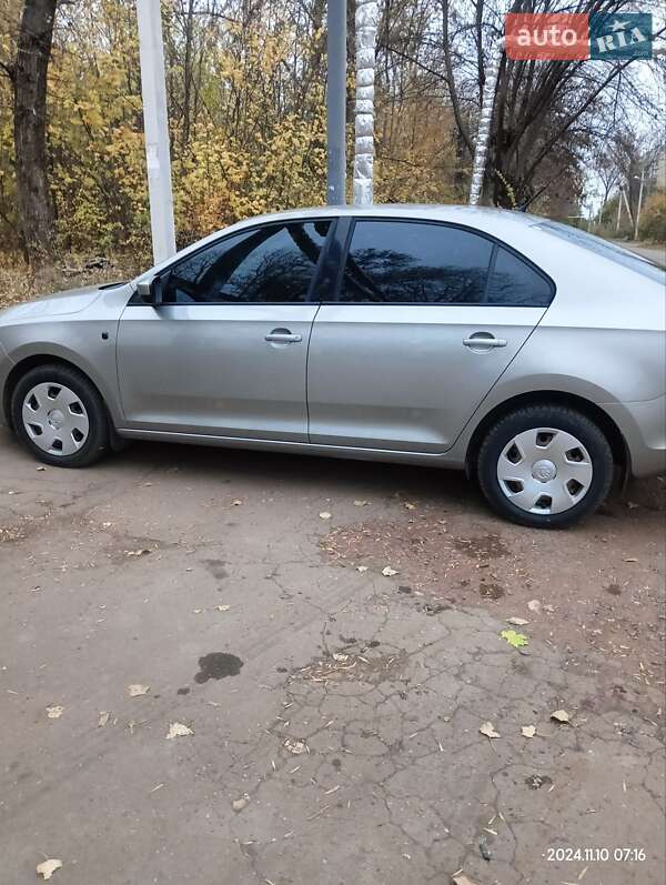 Лифтбек Skoda Rapid 2013 в Кривом Роге