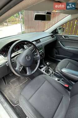 Лифтбек Skoda Rapid 2013 в 