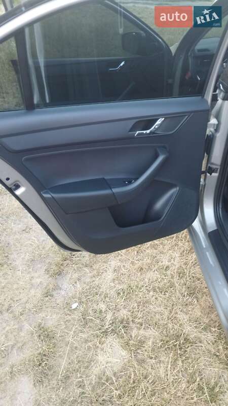 Лифтбек Skoda Rapid 2013 в Кропивницком