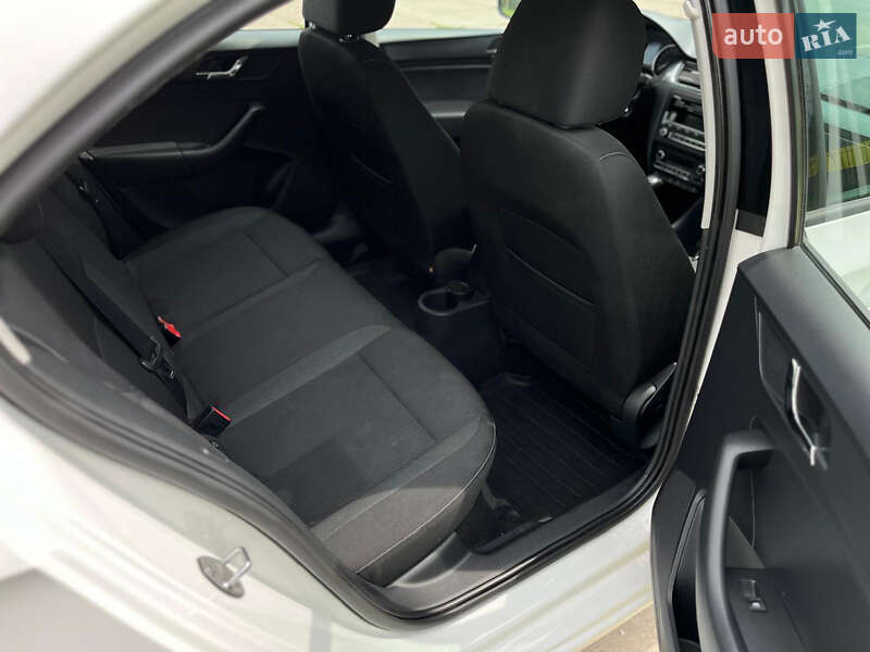 Лифтбек Skoda Rapid 2013 в Чернигове