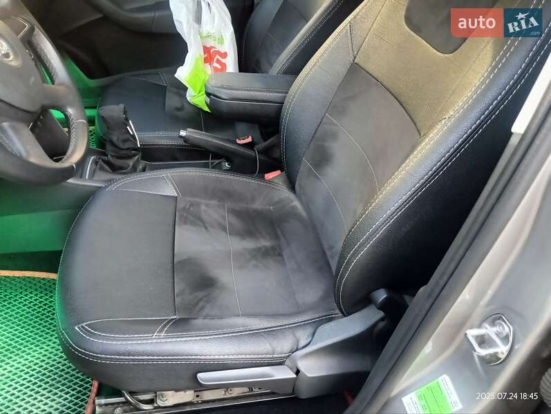 Лифтбек Skoda Rapid 2013 в Кривом Роге