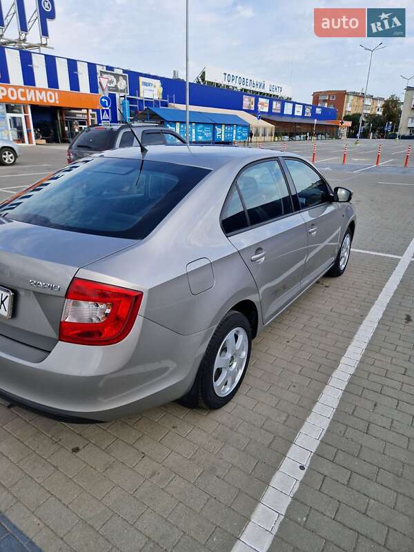 Лифтбек Skoda Rapid 2013 в Калуше фото 20 Лифтбек Skoda Rapid 2013 в Калуше